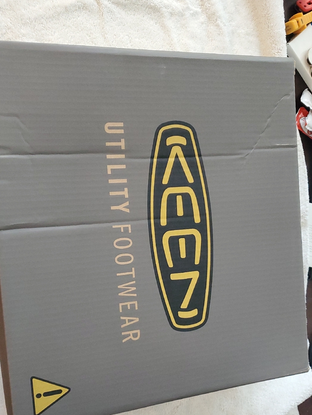 Keen Gray Shoe Box with Yellow Logo Cincinnati Wellington Soft Toe